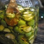 Lichiorul medicinal de nuci verzi curata stomacul si reduce grasimea din ficat